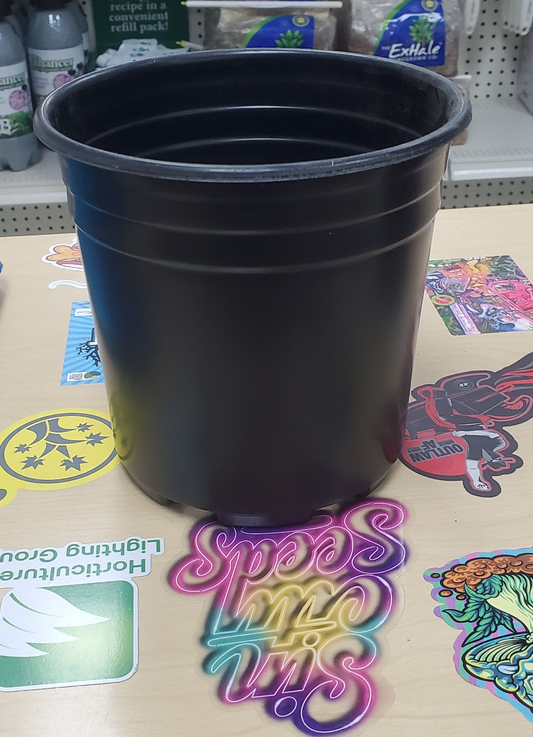 1 gallon plastic planter pot